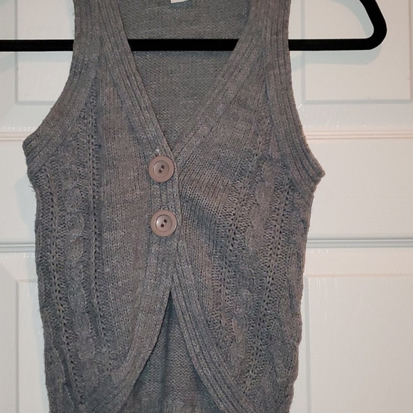 Vest - Picture 2 of 3